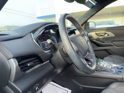Used 2023 Chevrolet Traverse LT image 29