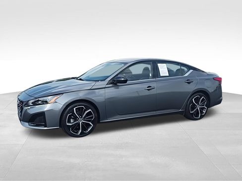 Used 2024 Nissan Altima 2.5 SR FWD image 5