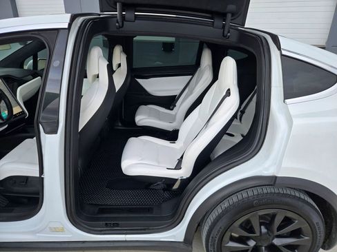 Used 2019 Tesla Model X Long Range image 16