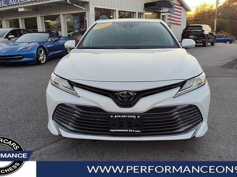 Used 2019 Toyota Camry XLE image 8