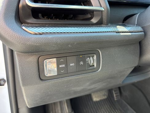 Used 2026 Chevrolet Traverse High Country w/ LPO, Floor Liner Package AWD/4WD image 14