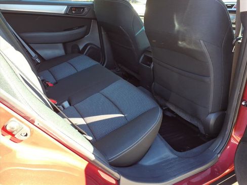 Used 2019 Subaru Outback 2.5i image 10