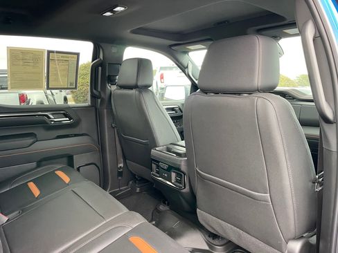 Used 2024 GMC Sierra 1500 AT4 w/ Technology Package image 29