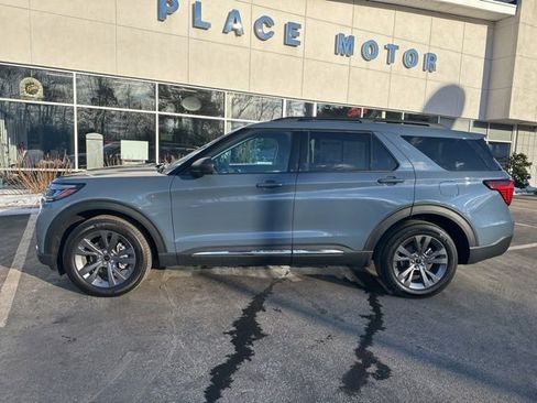 Used 2025 Ford Explorer Active w/ Active Comfort Package image 4
