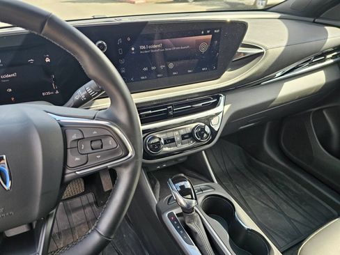 Used 2024 Buick Envista Sport Touring w/ Experience Buick Package FWD image 29