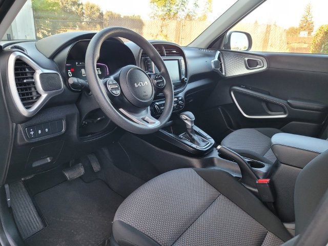 Certified 2025 Kia Soul LX w/ LX Technology Package FWD image 12