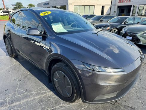 Used 2026 Tesla Model Y Long Range RWD image 6