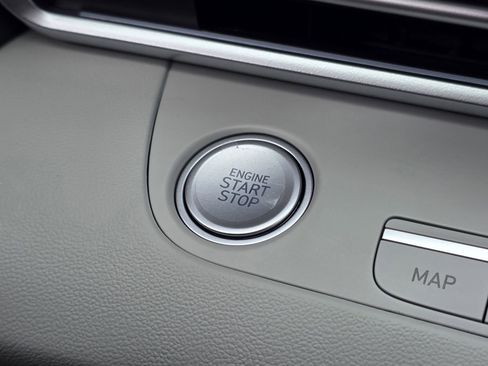 New 2026 Hyundai Elantra Limited FWD image 30