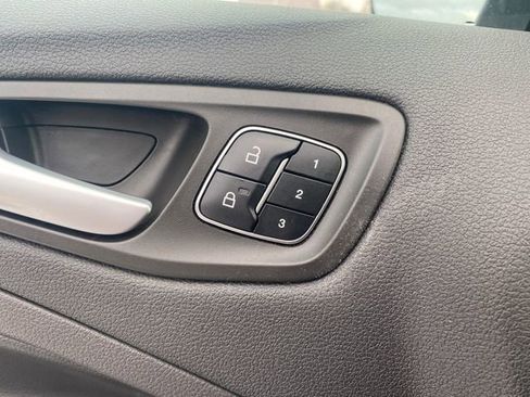 Used 2019 Ford Escape Titanium image 5