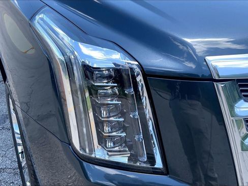 Used 2020 Cadillac Escalade Premium Luxury w/ LPO, Radiant Package AWD/4WD image 28
