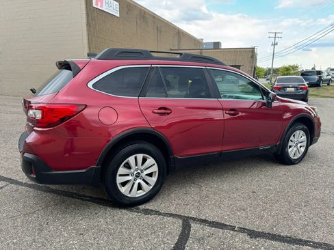 Used 2018 Subaru Outback 2.5i Premium AWD/4WD image 10