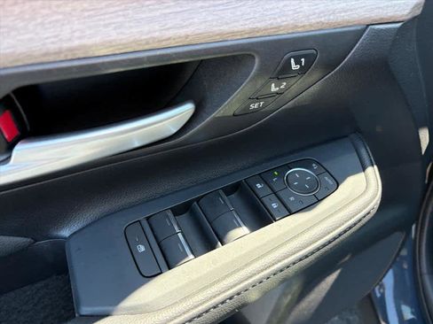 Used 2025 Toyota Grand Highlander AWD image 21