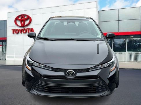 Used 2025 Toyota Corolla LE image 7