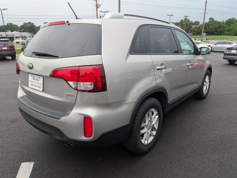 Used 2014 Kia Sorento LX FWD image 6