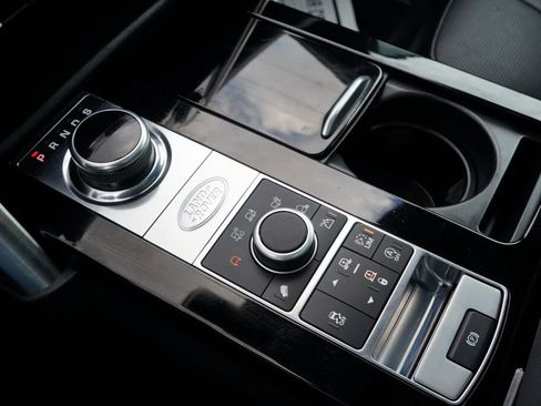 Used 2018 Land Rover Discovery HSE image 23