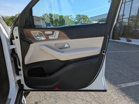 Used 2022 Mercedes-Benz GLS 450 4MATIC image 36