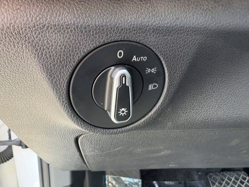 Used 2023 Volkswagen Jetta SE FWD image 17