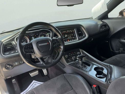 Used 2018 Dodge Challenger R/T Scat Pack w/ Leather Interior Group RWD image 24