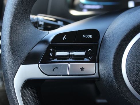 Used 2025 Hyundai Elantra SE image 25