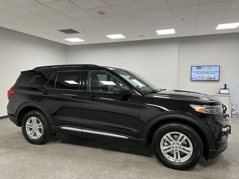 Used 2024 Ford Explorer XLT w/ Equipment Group 202A image 12