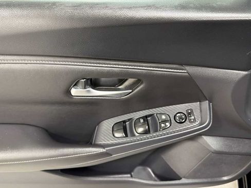 Used 2024 Nissan Sentra SV FWD image 15