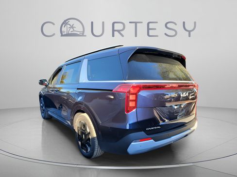 New 2026 Kia Carnival EX FWD image 2
