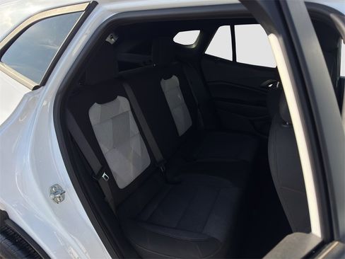 Used 2024 Chevrolet Trax RS w/ Driver Confidence Package image 31