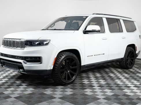 Used 2022 Jeep Grand Wagoneer Series III w/ Rear Seat Video Group 1 image 1