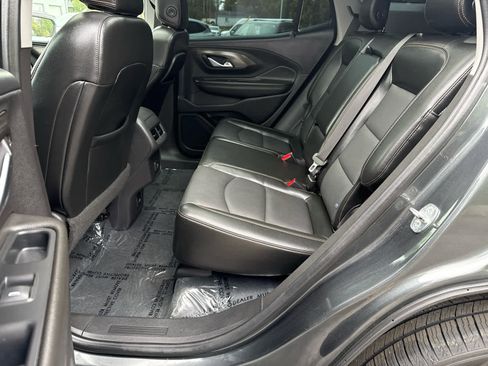 Used 2020 GMC Terrain SLT w/ GMC Pro Grade Package AWD/4WD image 13