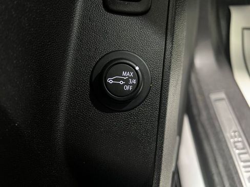 Used 2023 Chevrolet Equinox Premier image 16