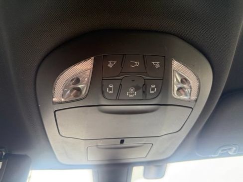 Used 2019 Chrysler Pacifica Touring-L w/ S Appearance Package FWD image 34