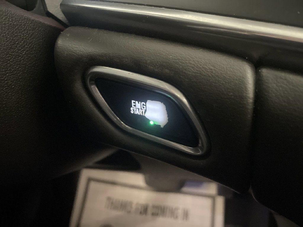Used 2017 Buick LaCrosse Essence w/ Sun and Shade Package FWD image 9