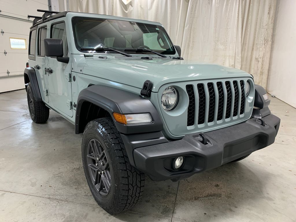Used 2024 Jeep Wrangler Unlimited Sport AWD/4WD image 2