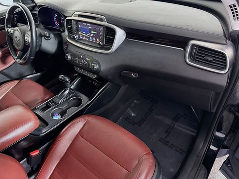 Used 2017 Kia Sorento SX image 30