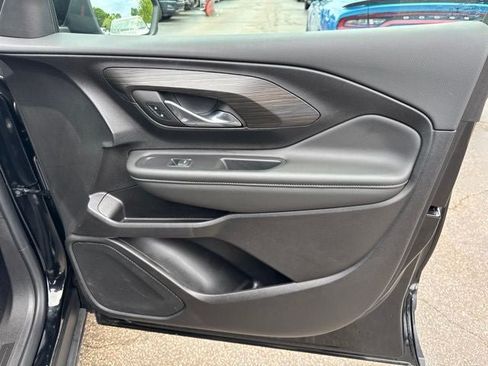 Used 2024 GMC Terrain SLE FWD image 26