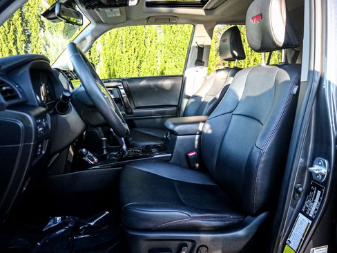 Used 2021 Toyota 4Runner TRD Off-Road Premium image 17