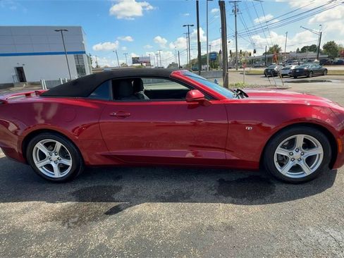 Used 2023 Chevrolet Camaro LT image 9