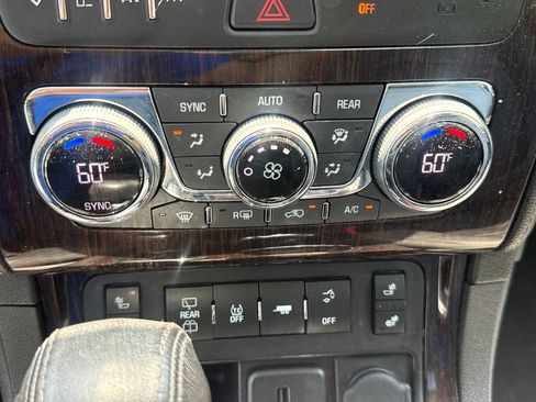Used 2016 Chevrolet Traverse LT FWD image 24