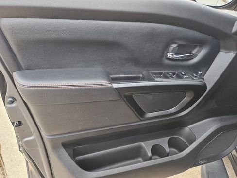 Used 2022 Nissan Titan PRO-4X w/ Pro-4x Convenience Package image 15