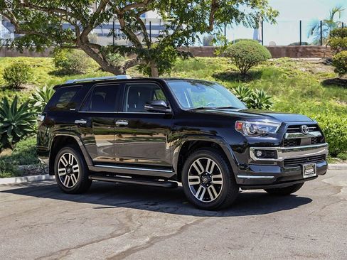 Used 2022 Toyota 4Runner Limited AWD/4WD image 7