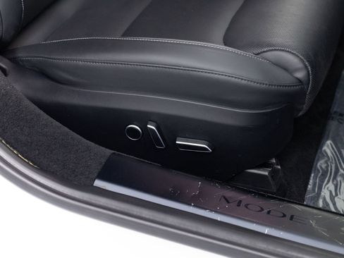 Used 2022 Tesla Model S Plaid image 30