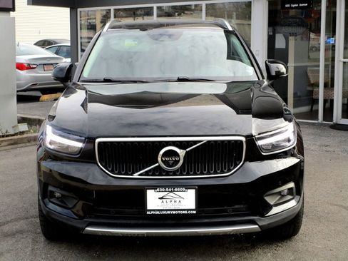 Used 2020 Volvo XC40 T5 Momentum w/ Protection Package Premier image 6