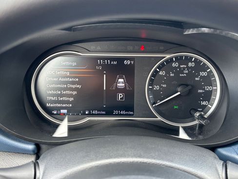 Used 2025 Nissan Versa SV FWD image 38