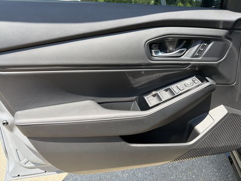 Used 2025 Honda Accord Touring image 10