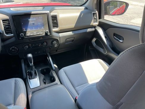 Certified 2024 Nissan Frontier SV AWD/4WD image 10