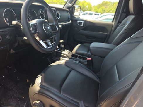 Used 2023 Jeep Wrangler Unlimited Rubicon 4xe w/ Cold Weather Group AWD/4WD image 3