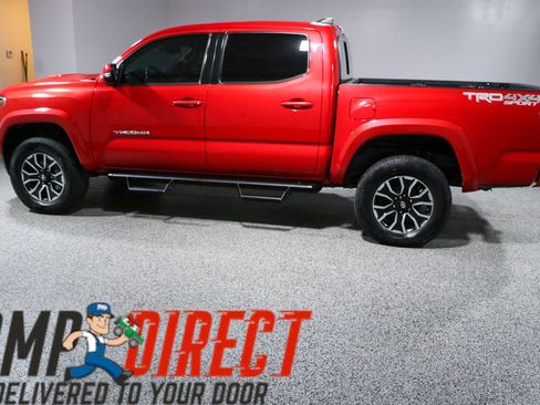 Used 2020 Toyota Tacoma TRD Sport AWD/4WD image 10