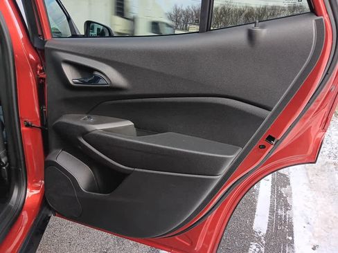 Used 2024 Chevrolet Trax RS w/ Sunroof Package image 29