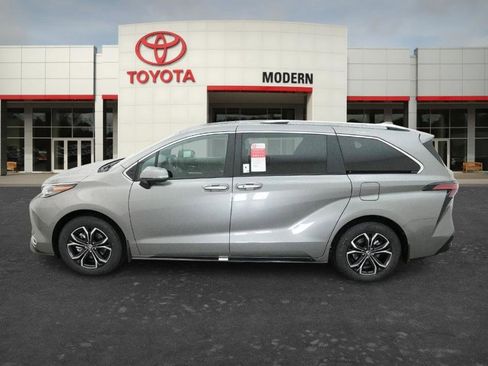 New 2026 Toyota Sienna Platinum AWD/4WD image 7