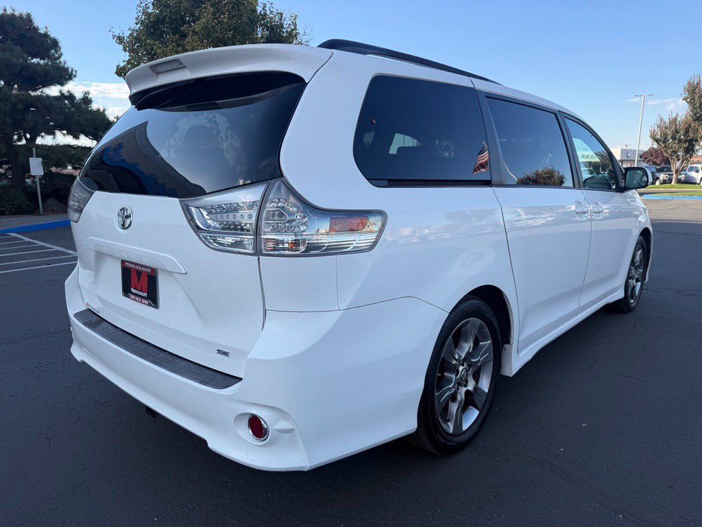 Used 2011 Toyota Sienna SE w/ Preferred Pkg FWD image 6
